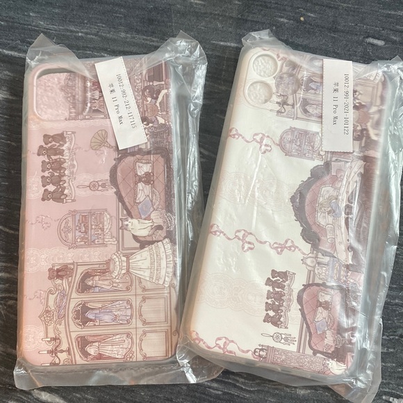 Cute iPhone 11 pro max case 2 for $15 - Picture 1 of 3